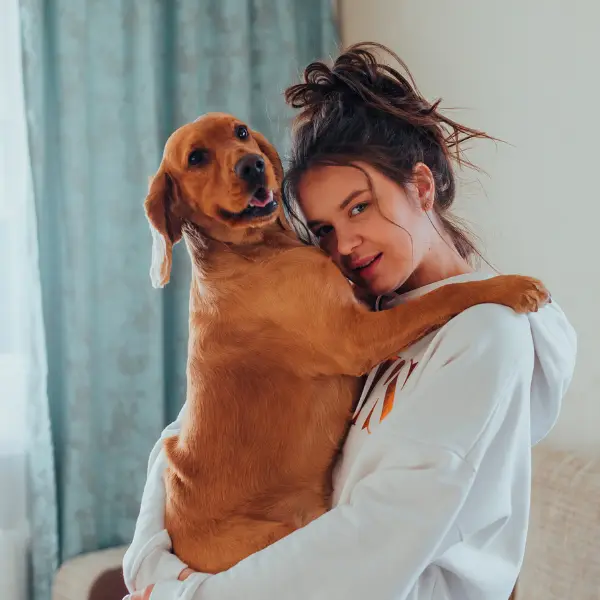 Fernanda com seu cachorro Thor